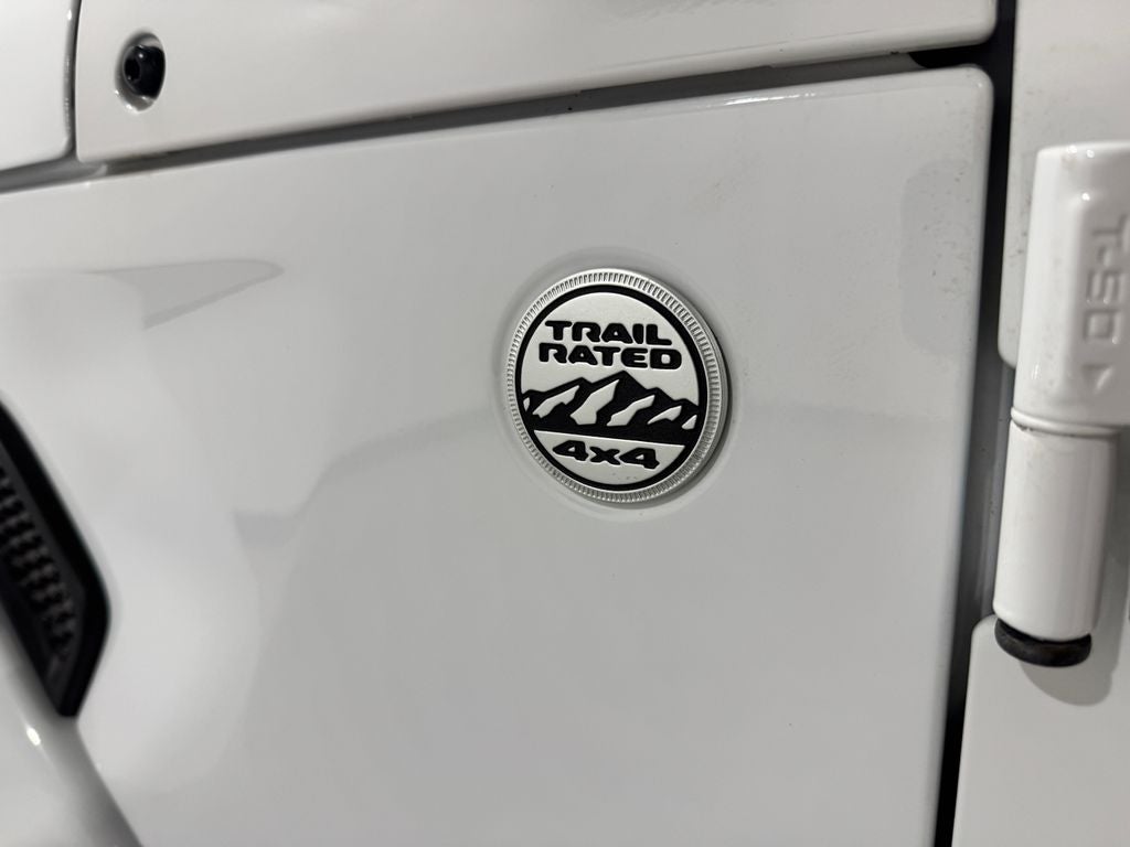 2020 Jeep Wrangler Unlimited Sahara Altitude