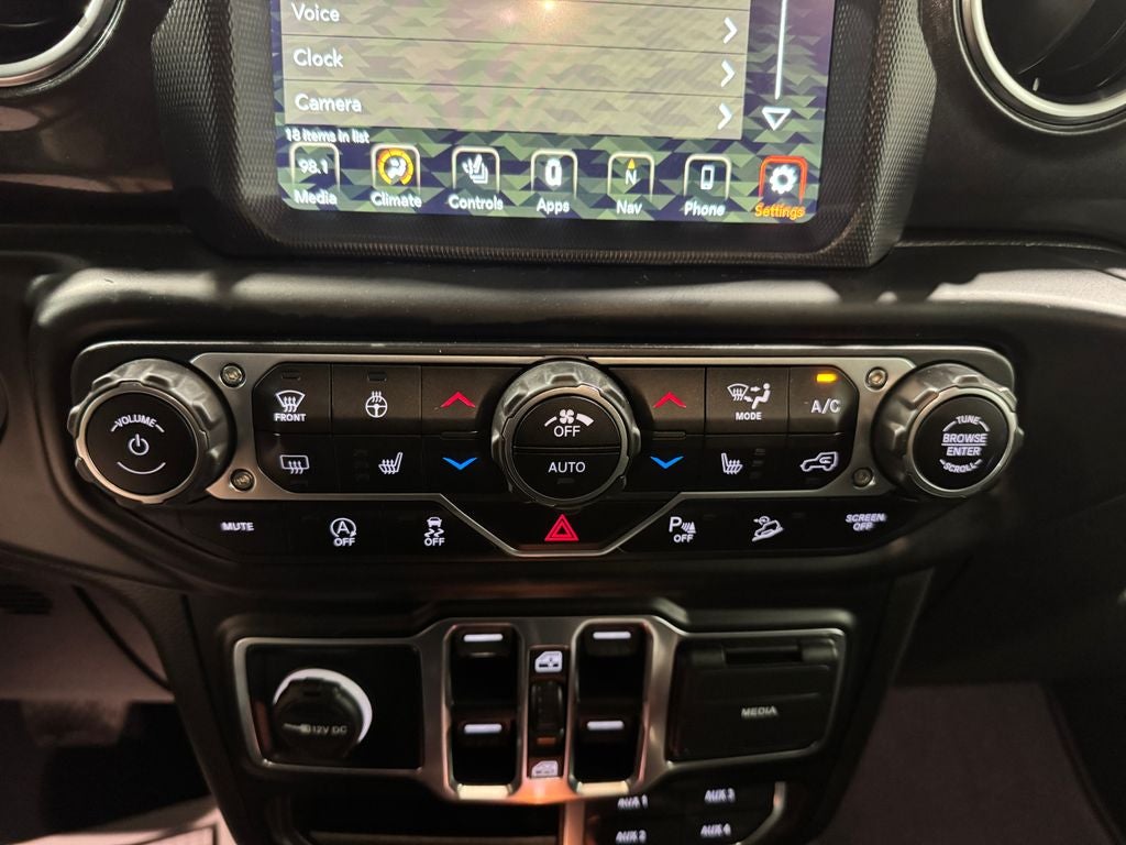 2020 Jeep Wrangler Unlimited Sahara Altitude