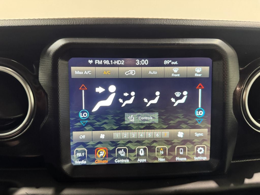 2020 Jeep Wrangler Unlimited Sahara Altitude