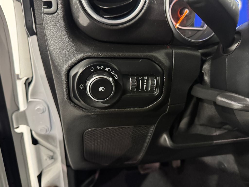 2020 Jeep Wrangler Unlimited Sahara Altitude