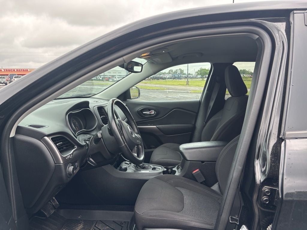 2021 Jeep Cherokee Sport