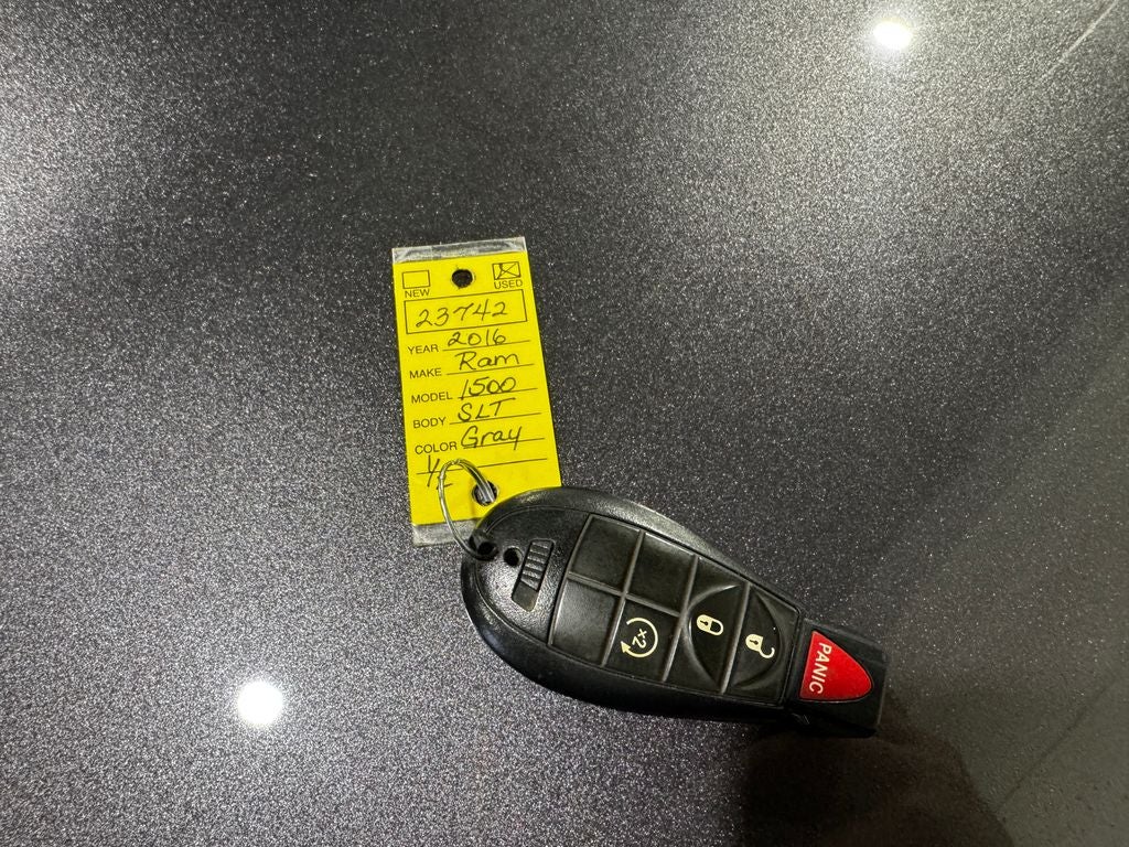 2016 RAM 1500 SLT