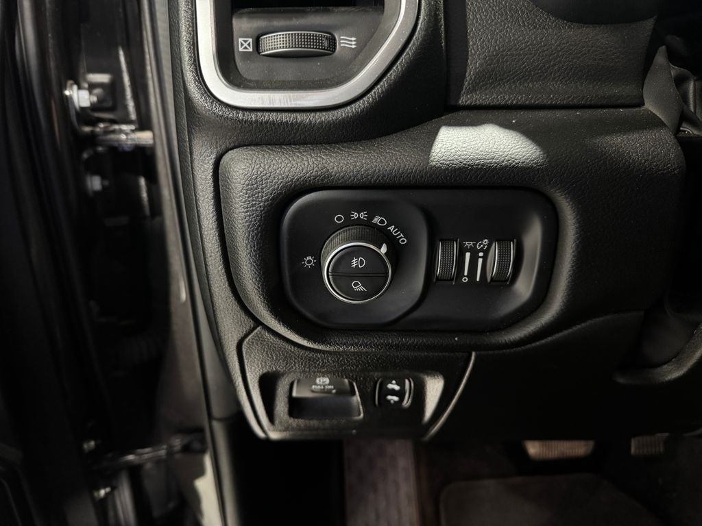 2025 RAM 1500 Big Horn/Lone Star Night Edition