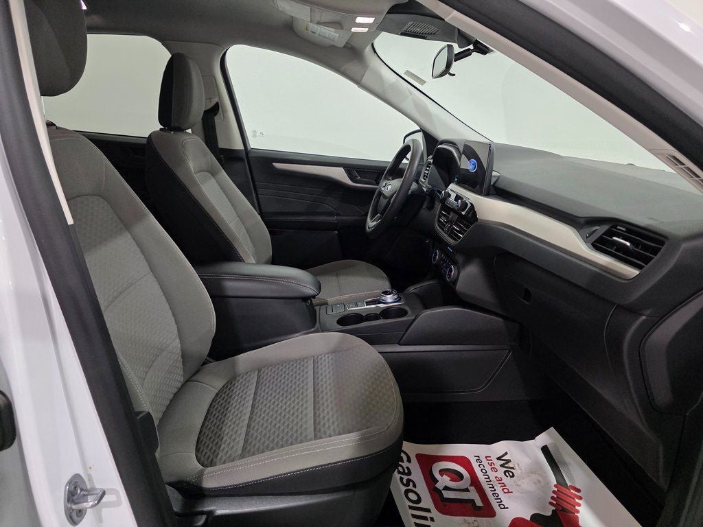 2022 Ford Escape Hybrid SE