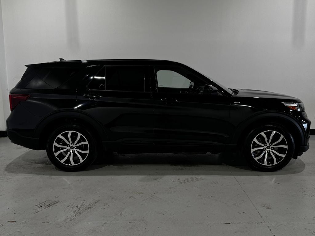 2022 Ford Explorer ST-Line