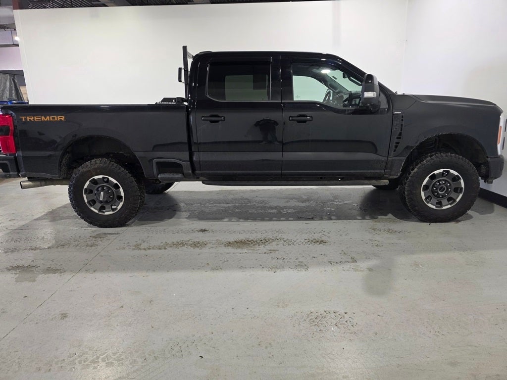 2023 Ford F-250SD Lariat Tremor Off-Road Package