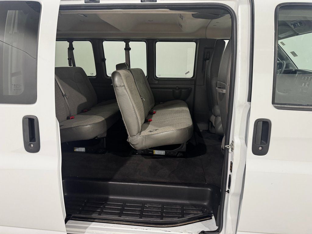 2023 Chevrolet Express 3500 LT Passenger