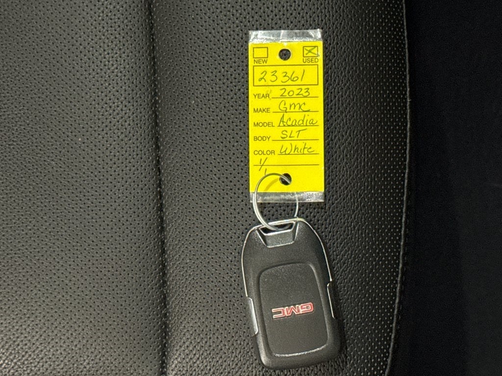 2023 GMC Acadia SLT