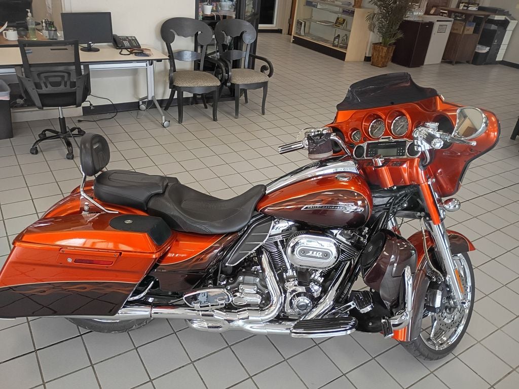 2012 Harley-Davidson CVO Street Glide Base