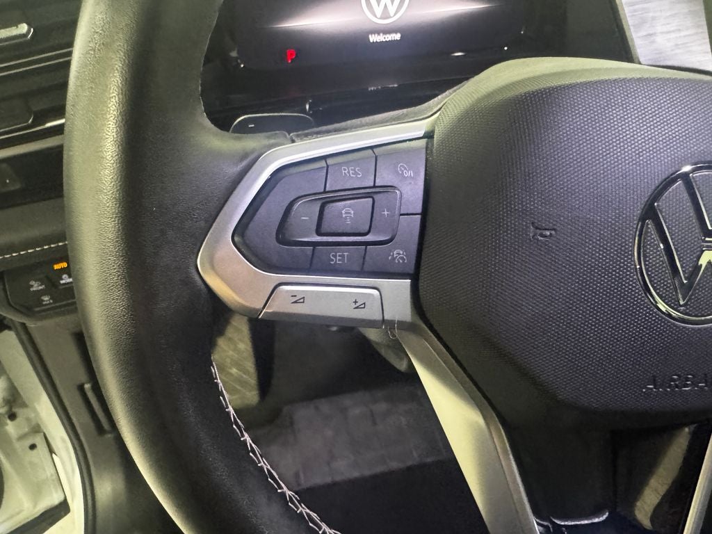 2025 Volkswagen Atlas Cross Sport 2.0T SE w/Technology