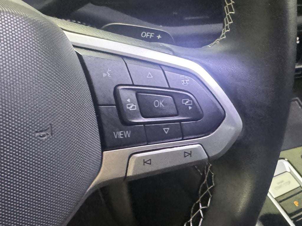 2025 Volkswagen Atlas Cross Sport 2.0T SE w/Technology