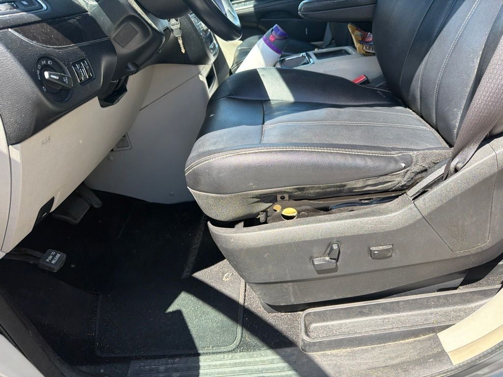 2013 Chrysler Town & Country Touring