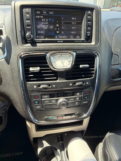2013 Chrysler Town & Country Touring