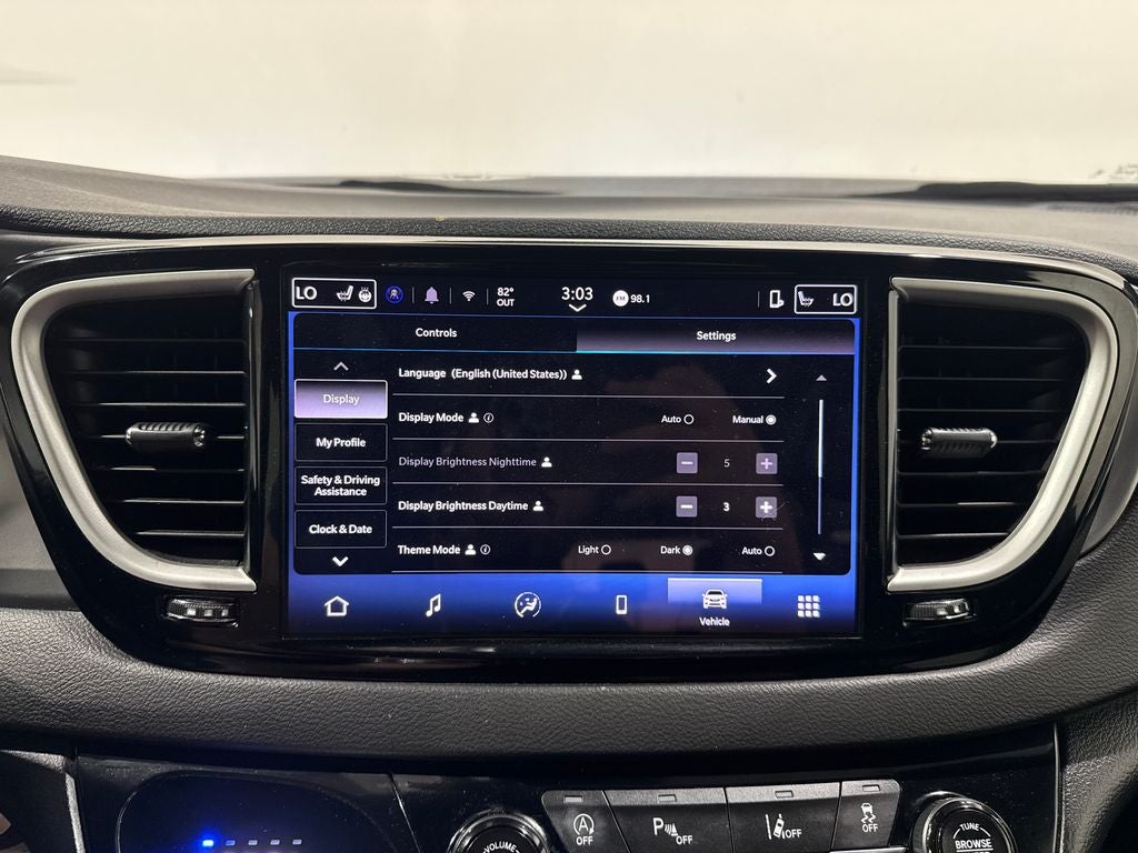 2025 Chrysler Pacifica Select