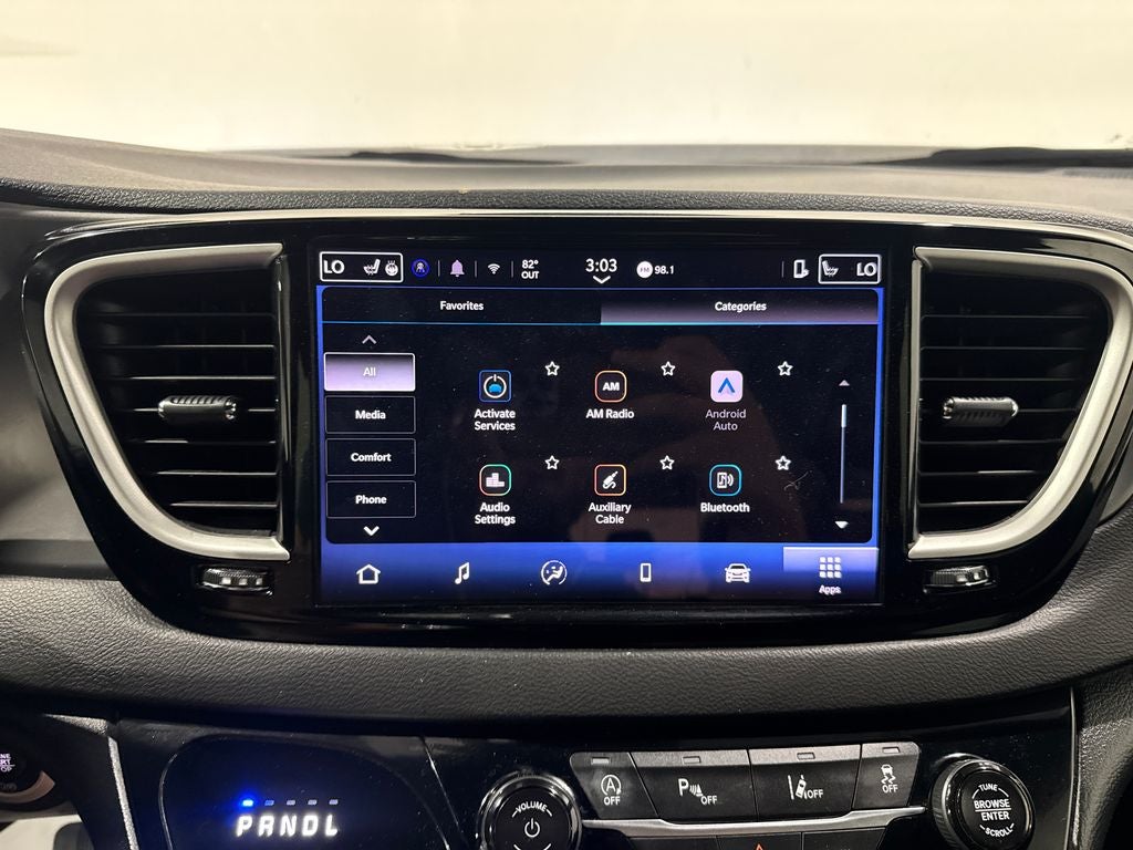 2025 Chrysler Pacifica Select