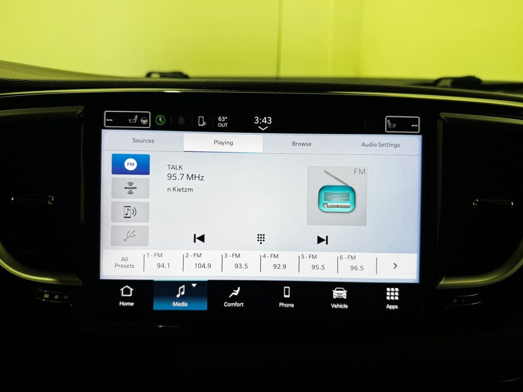 2024 Chrysler Pacifica Touring L