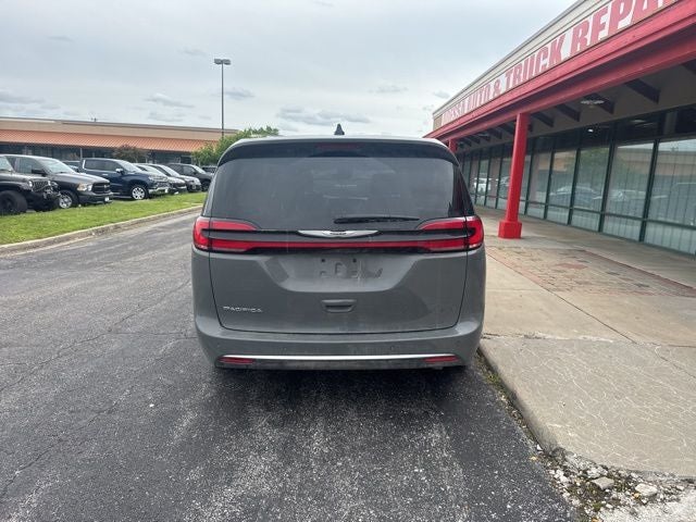 2025 Chrysler Pacifica Select