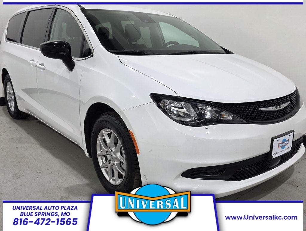 2024 Chrysler Voyager LX