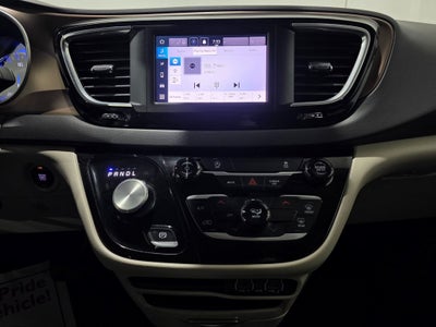 2024 Chrysler Voyager LX