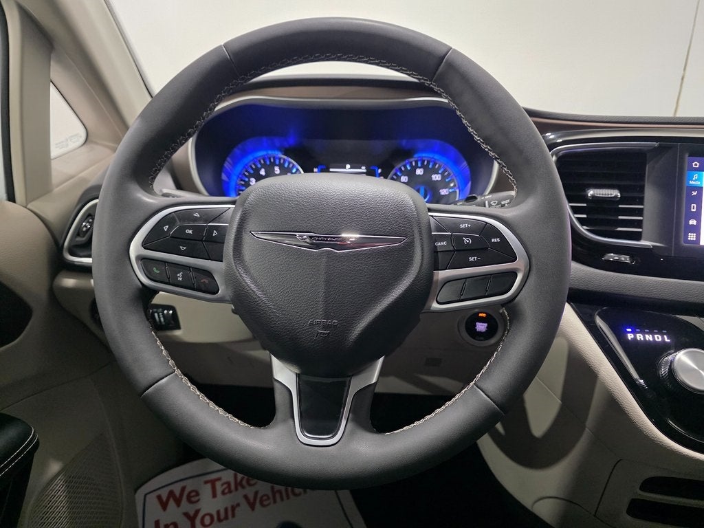 2024 Chrysler Voyager LX