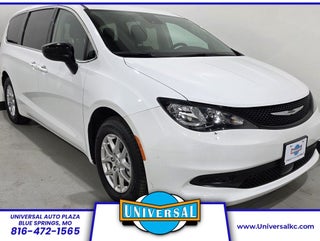 2024 Chrysler Voyager LX
