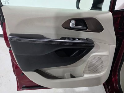 2020 Chrysler Voyager LXI