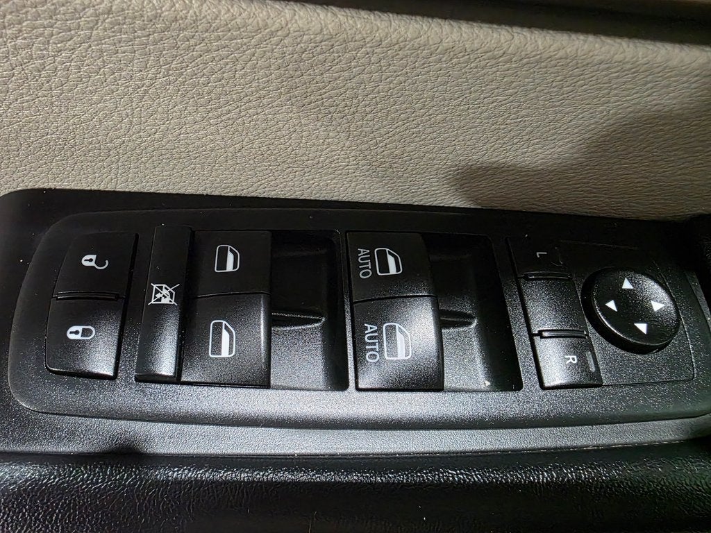 2020 Chrysler Voyager LXI