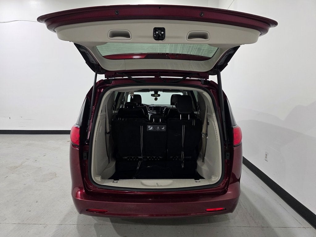 2020 Chrysler Voyager LXI