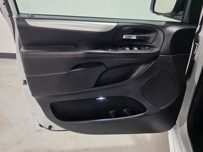 2014 Dodge Grand Caravan R/T