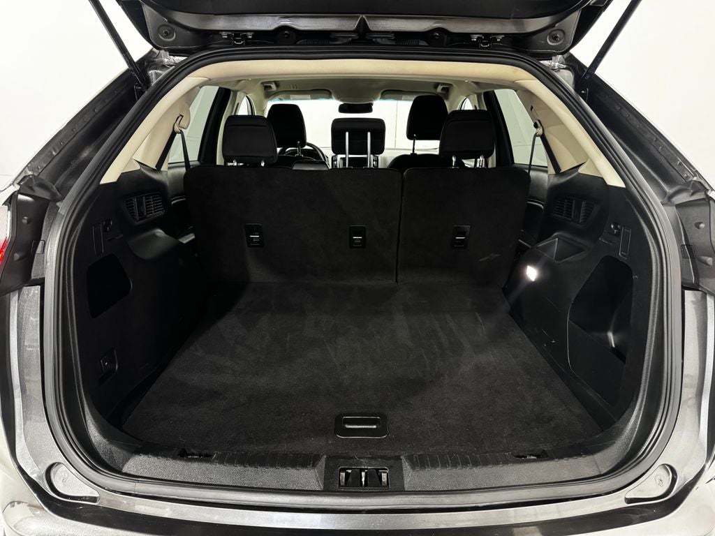 2020 Ford Edge SE