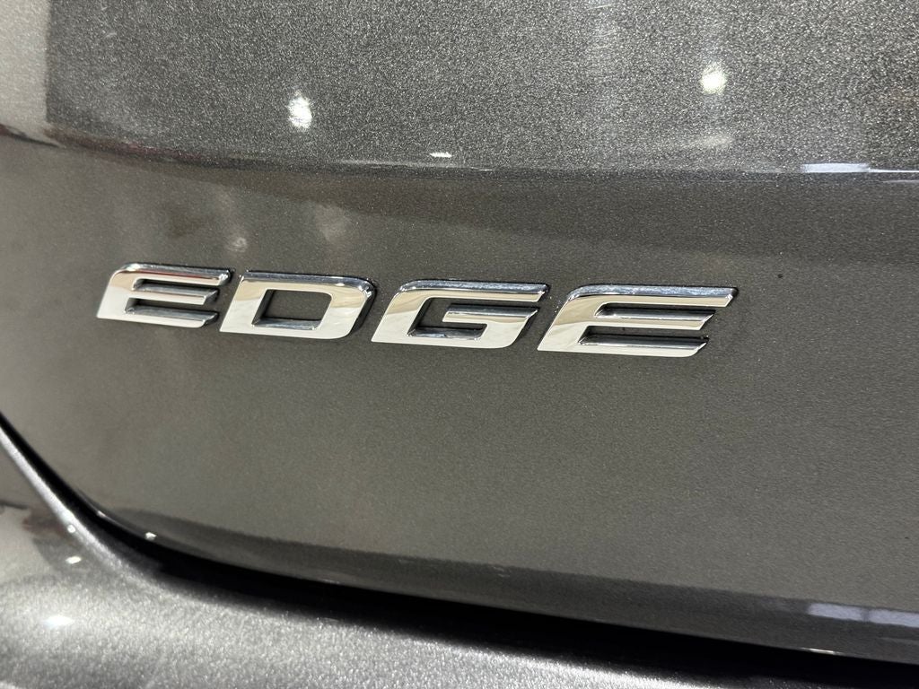 2020 Ford Edge SE