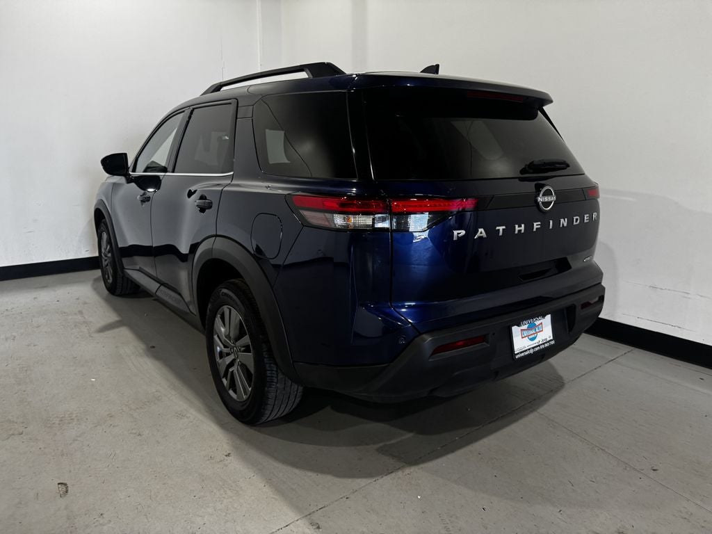 2025 Nissan Pathfinder SV