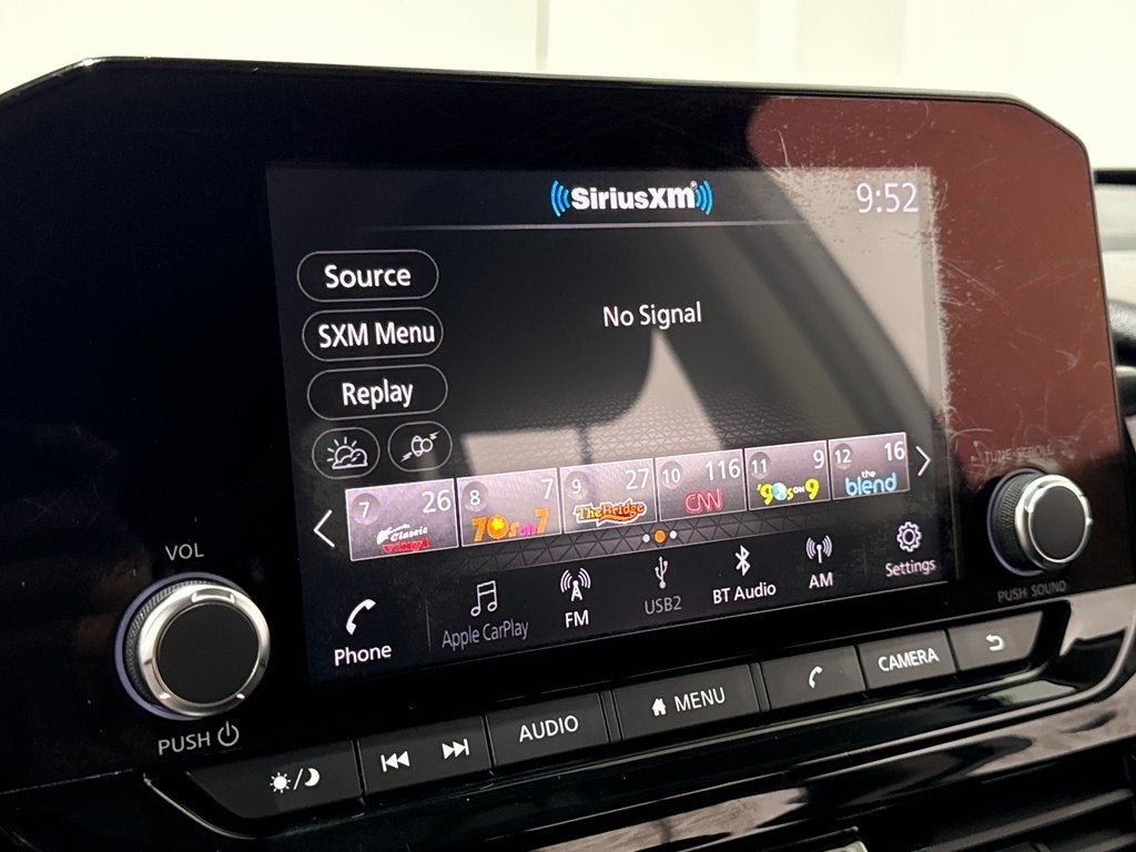 2023 Nissan Pathfinder SV