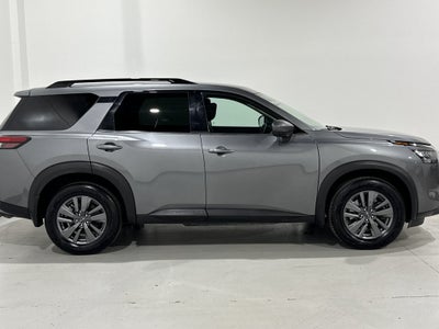 2023 Nissan Pathfinder SV
