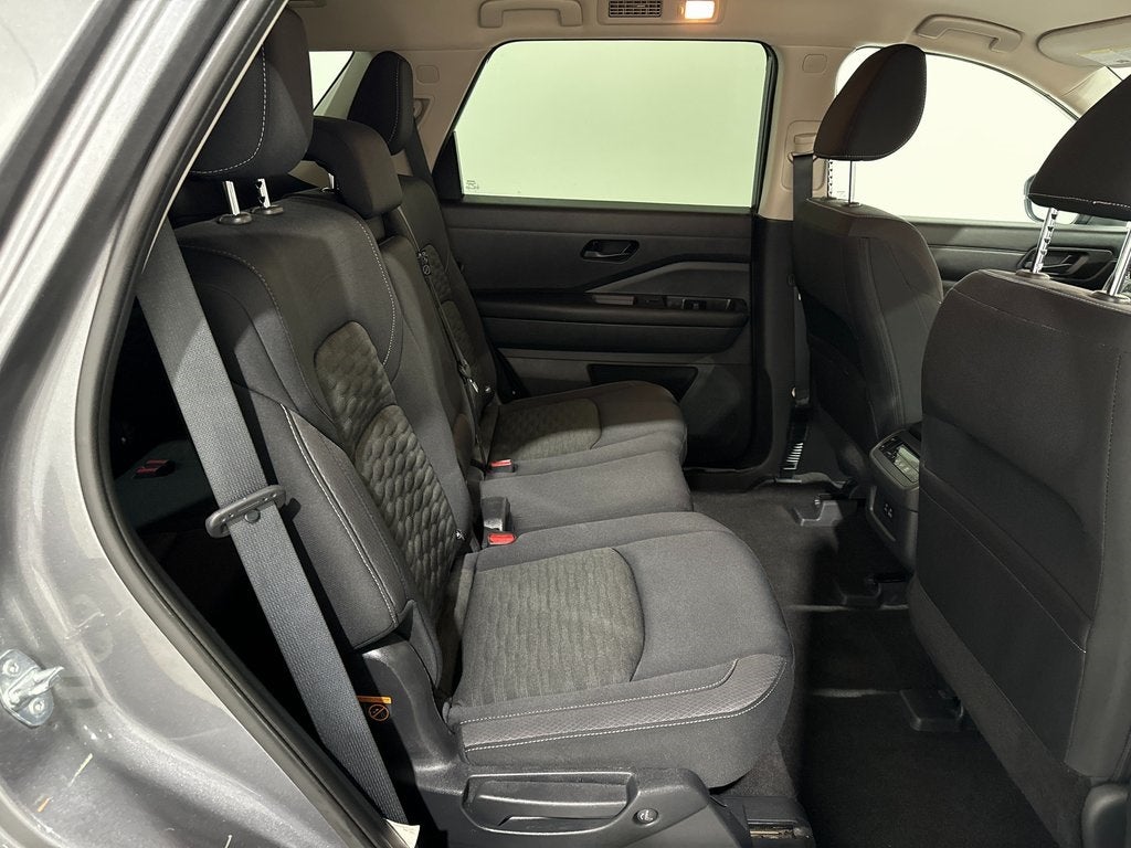 2023 Nissan Pathfinder SV