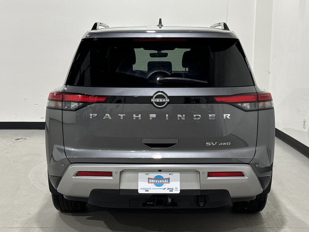 2023 Nissan Pathfinder SV