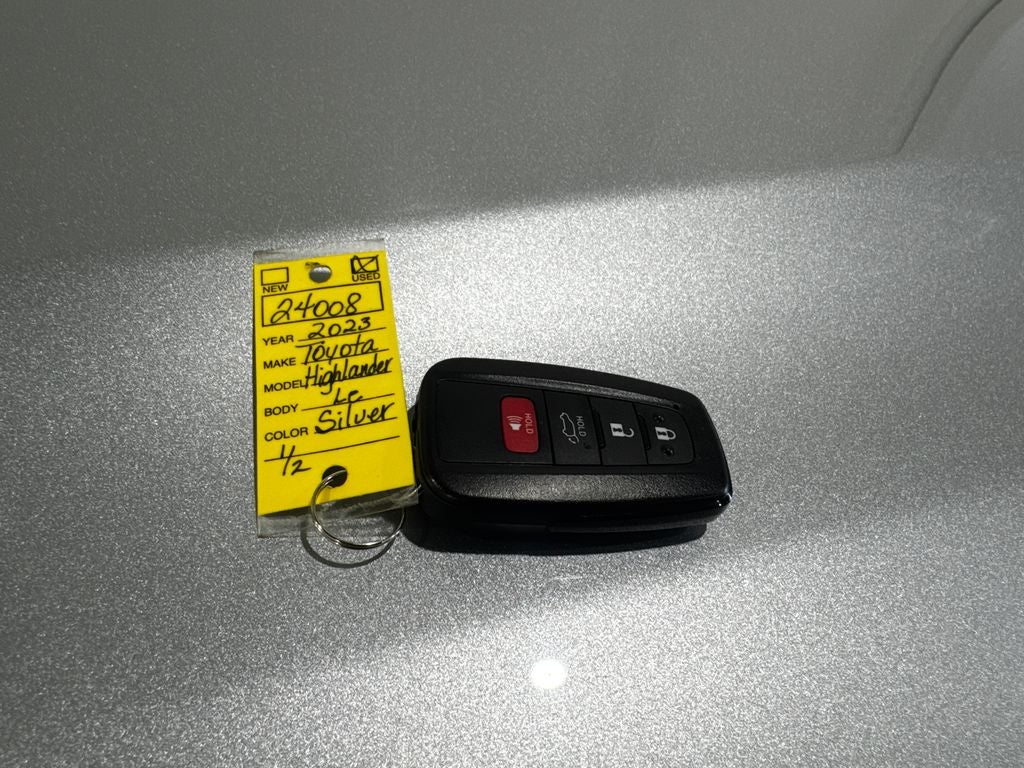 2023 Toyota Highlander Hybrid LE
