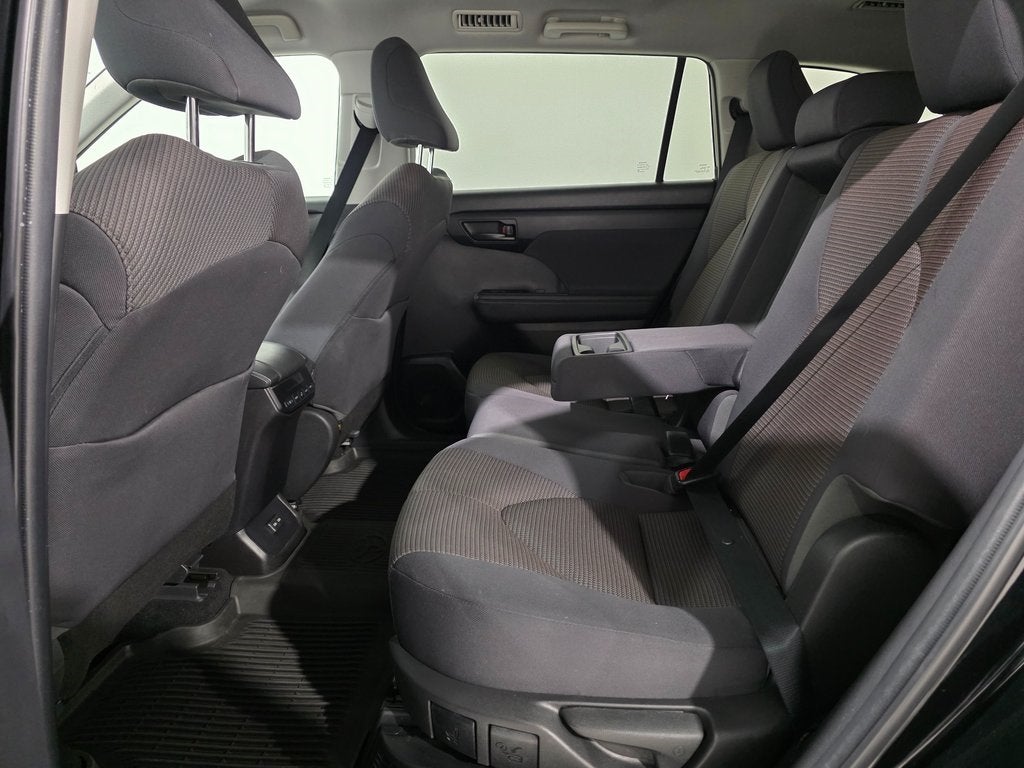 2022 Toyota Highlander Hybrid LE