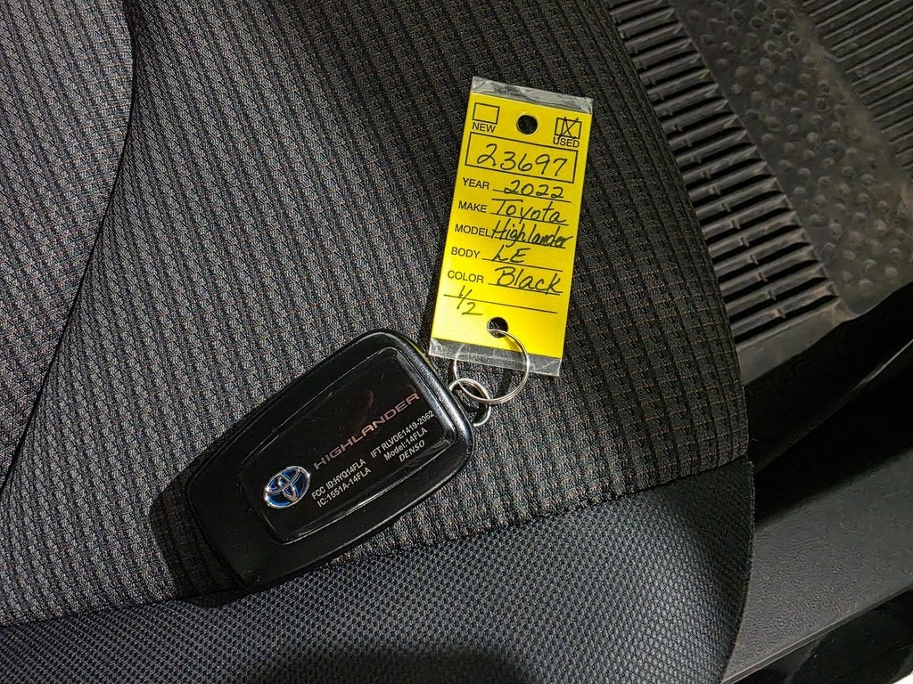 2022 Toyota Highlander Hybrid LE