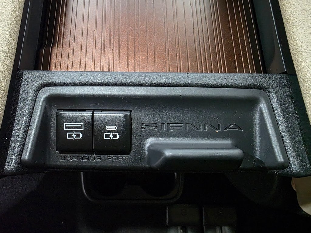 2021 Toyota Sienna XLE 7 Passenger