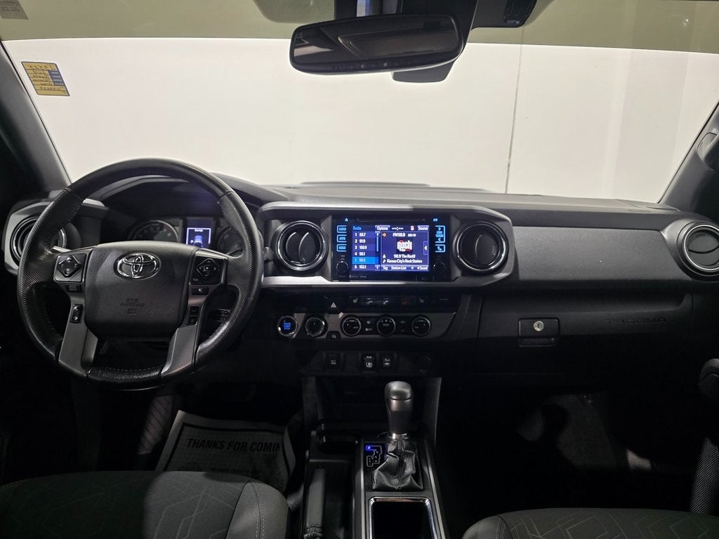 Used 2018 Toyota Tacoma SR5 with VIN 5TFDZ5BN5JX033839 for sale in Kansas City