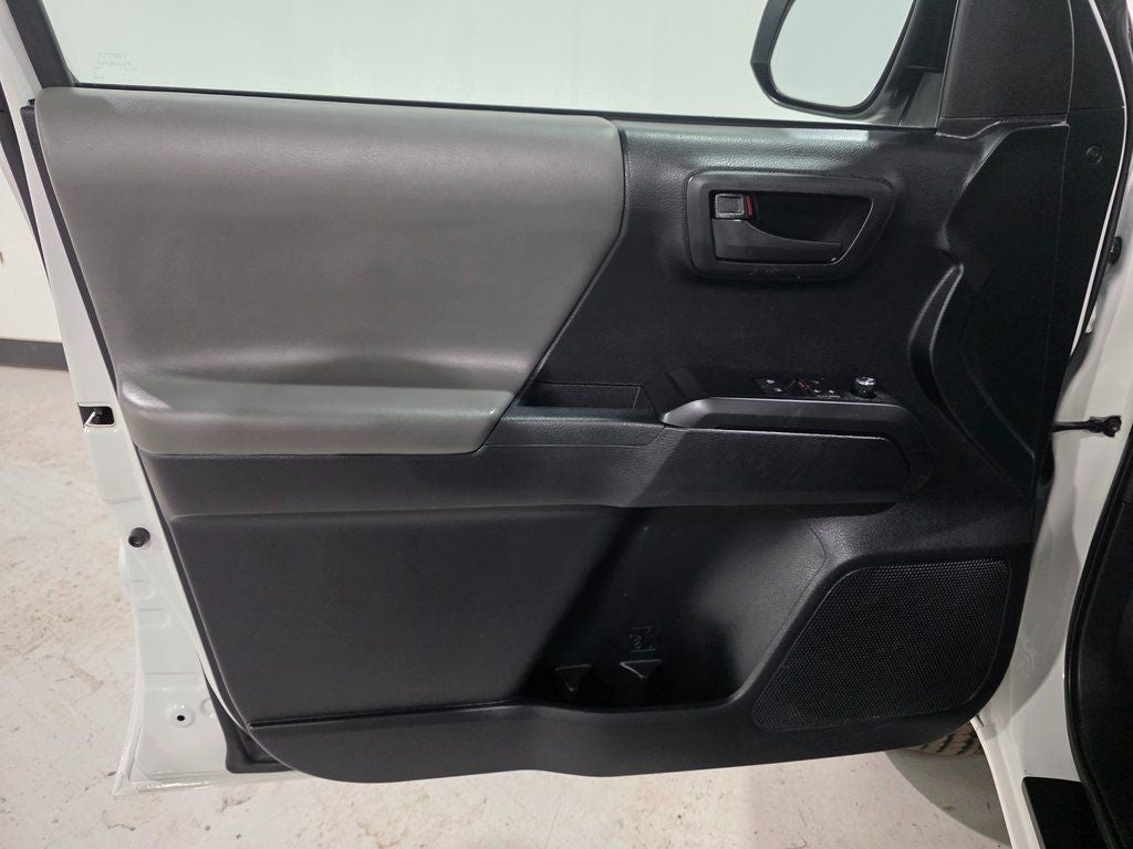 2016 Toyota Tacoma SR