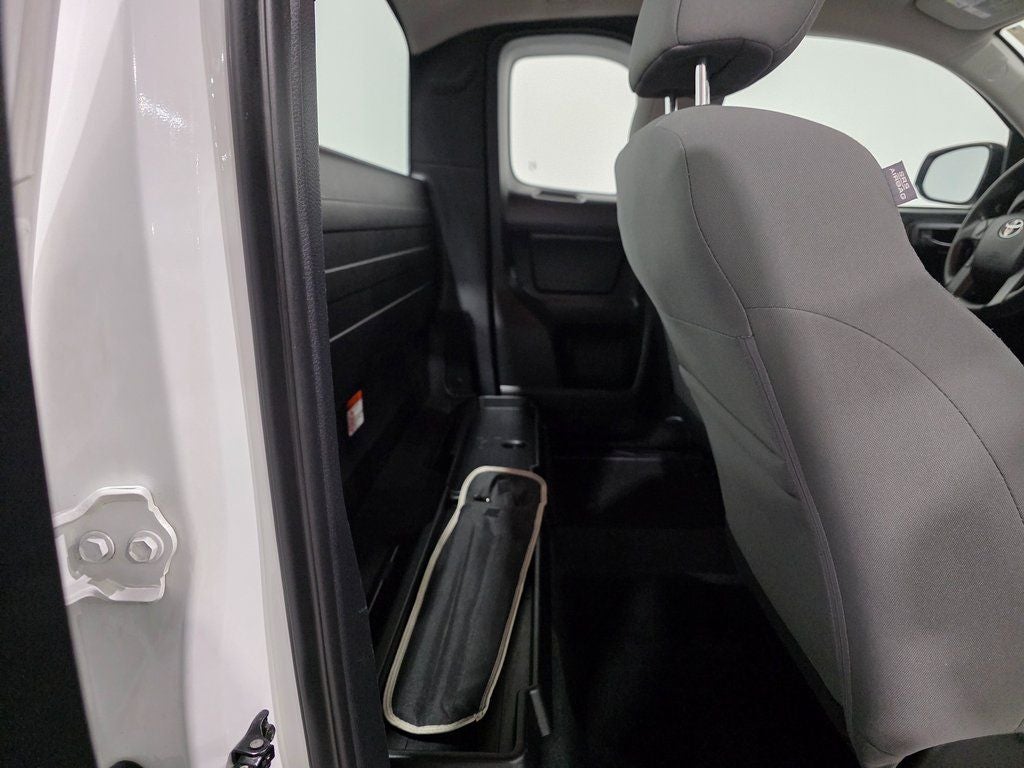 2016 Toyota Tacoma SR