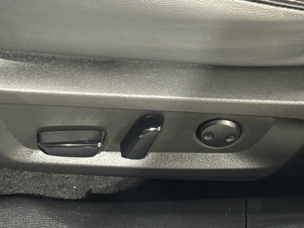 2023 Mitsubishi Outlander PHEV SEL