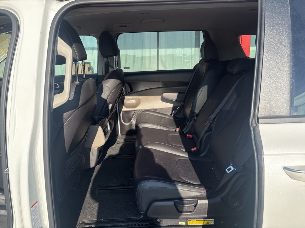 2025 Kia Carnival LXS