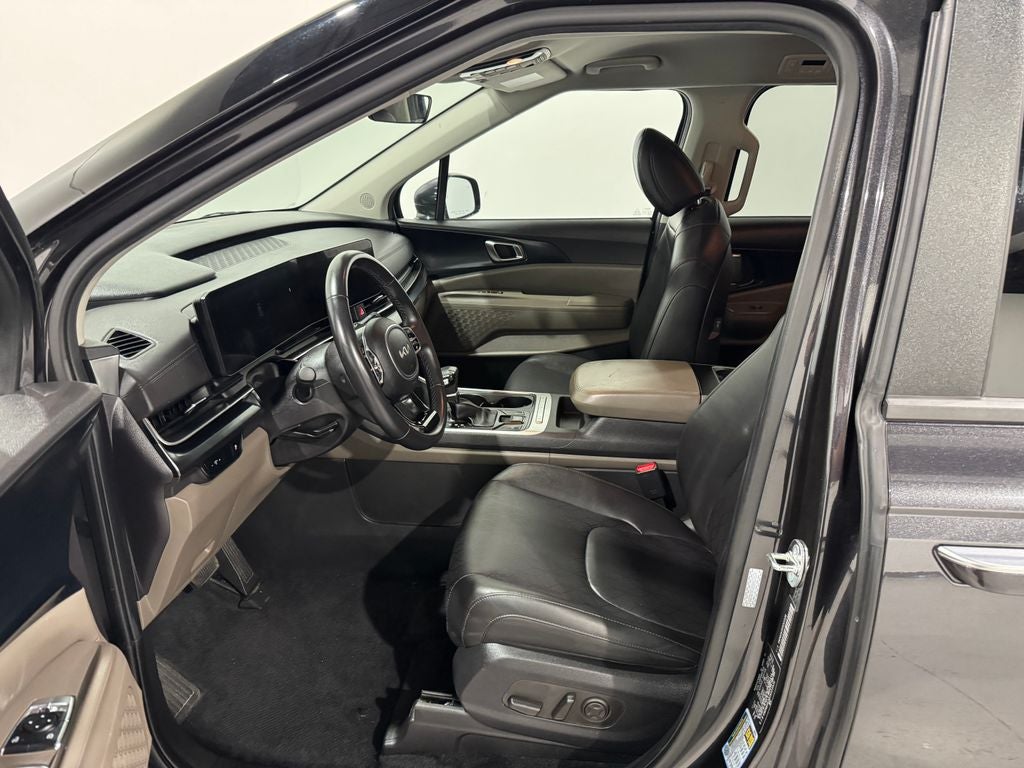 2025 Kia Carnival LXS