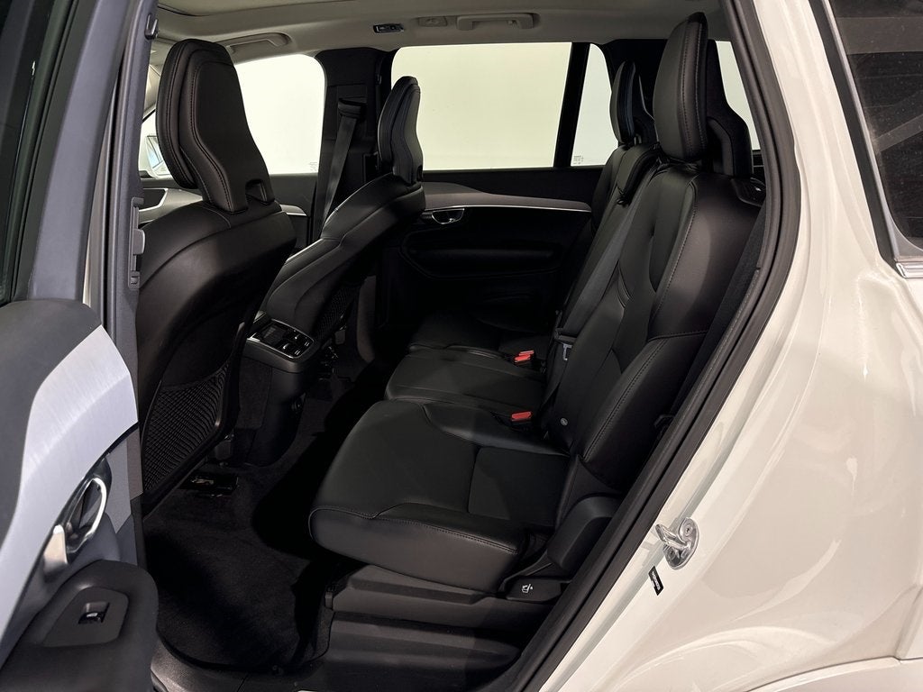 2022 Volvo XC90 T5 Momentum
