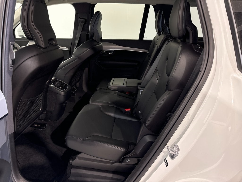 2022 Volvo XC90 T5 Momentum