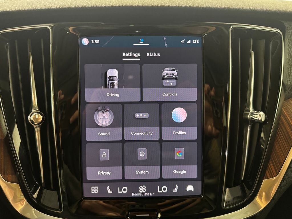 2025 Volvo V60 Cross Country B5 Plus