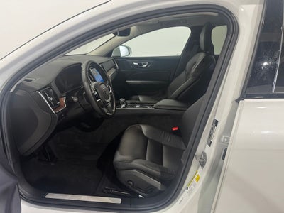 2025 Volvo V60 Cross Country B5 Plus